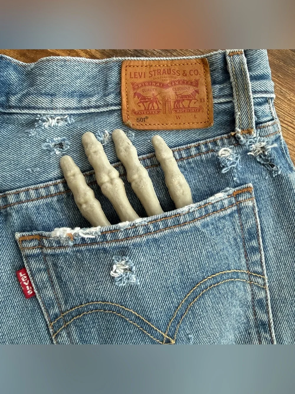 Levis 501 Distressed Cutoffs Denim Shorts ~ Size 31